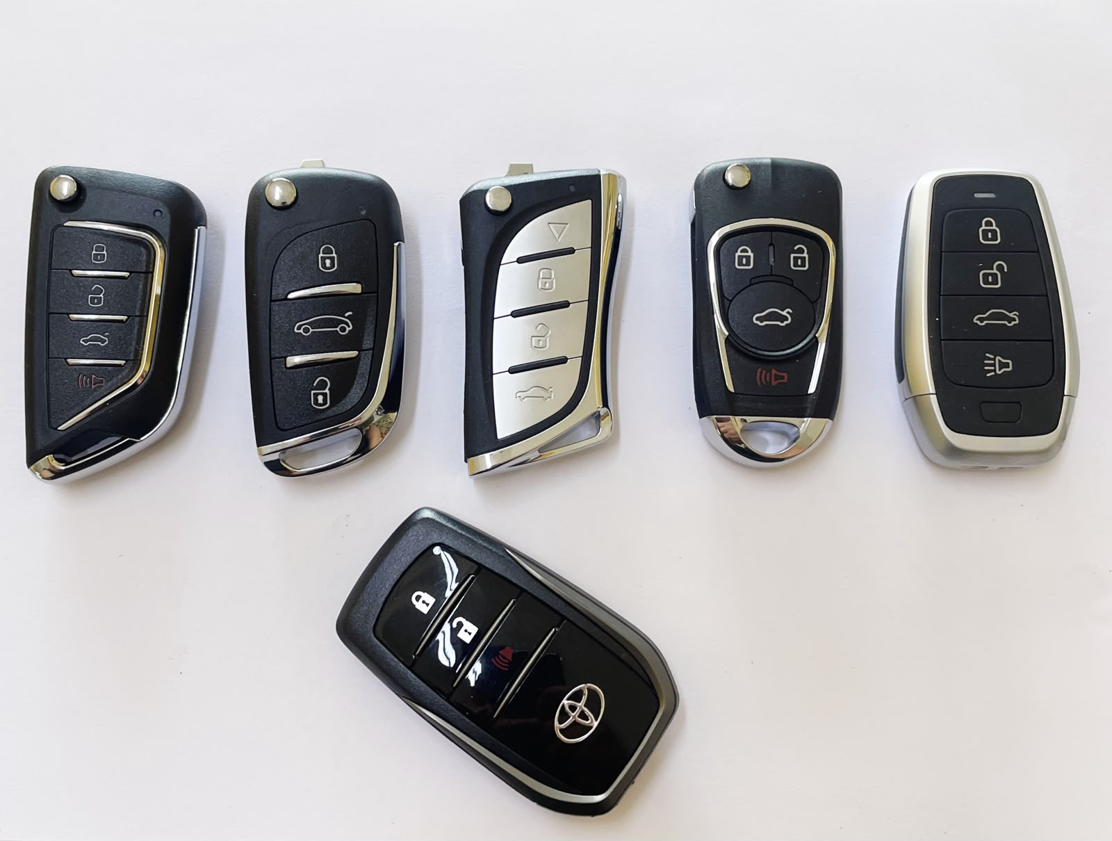 Chaves automotivas codificadas e chave canivete Lima Chaves